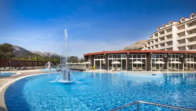 Chorvátsko - ostrov Krk - Baška - hotel Corinthia Baška - bazény