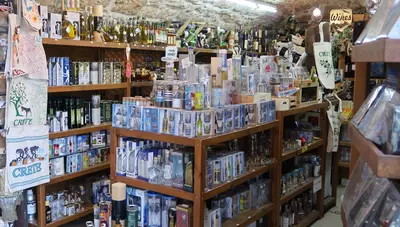 Kréta - Rethymno - ochodík so suvenírmi Kréta - Rethymno - ochodík so suvenírmi