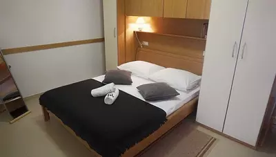 Chorvátsko - Omiš - Nemira - apartmány Mateo Andrea - spálňa Chorvátsko - Omiš - Nemira - apartmány Mateo Andrea - spálňa