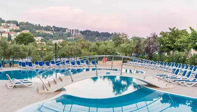 Chorvátsko - Istria - Rabac - hotel Narcis - vonkajšie bazény Chorvátsko - Istria - Rabac - hotel Narcis - vonkajšie bazény