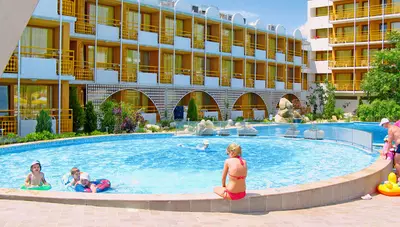 Bulharsko - Slnečné pobrežie - Hotel Nessebar Beach - bazén Bulharsko - Slnečné pobrežie - Hotel Nessebar Beach - bazén