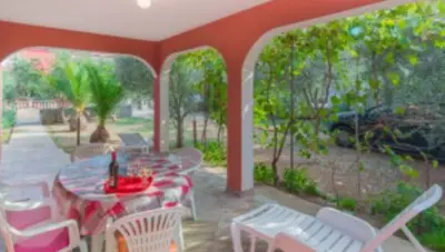 Chorvátsko - Zadar - Vir - apartmány Zeljka - apartmán na prízemí - terasa Chorvátsko - Zadar - Vir - apartmány Zeljka - apartmán na prízemí - terasa