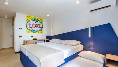 Chorvátsko - Crikvenica - Holiday Resort Ad Turres - izba s balkónom na morskú stranu Chorvátsko - Crikvenica - Holiday Resort Ad Turres - izba s balkónom na morskú stranu