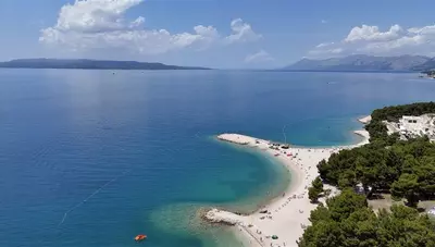 Chorvátsko - Makarska - hotel Biokovka - pláž Chorvátsko - Makarska - hotel Biokovka - pláž