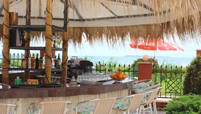 Bulharsko - Slnečné pobrežie - Hotel Karina Beach - bar Bulharsko - Slnečné pobrežie - Hotel Karina Beach - bar