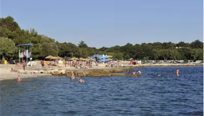 Chorvátsko - Istria - Poreč - hotel Delfin Plava Laguna - pláž Chorvátsko - Istria - Poreč - hotel Delfin Plava Laguna - pláž