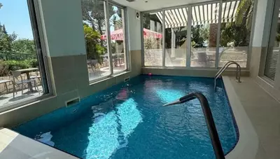 Chorvátsko - Gradac - hotel Neptun - vnútorný bazén
