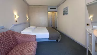 Chorvátsko - Poreč - hotel Plavi Plava Laguna - izba strana park Chorvátsko - Poreč - hotel Plavi Plava Laguna - izba strana park