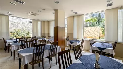 Chorvátsko - Gradac - hotel Neptun - jedáleň