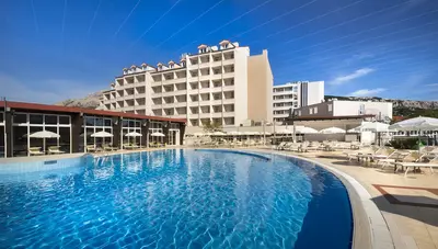 Chorvátsko - ostrov Krk - Baška - Atrium Baška Residence - bazény (hotel Corinthia)