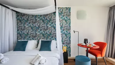 Chorvátsko - Istria - Rabac - hotel Mimosa Lido Palace - izba Deluxe orientovaná na morskú stranu Chorvátsko - Istria - Rabac - hotel Mimosa Lido Palace - izba Deluxe orientovaná na morskú stranu