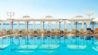 Chorvátsko - Vodice - hotel Punta - bazén Chorvátsko - Vodice - hotel Punta - bazén