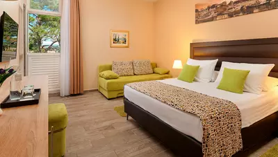 Chorvátsko - Petrčane - hotel Pinija - rodinná izba 2+2 bez balkóna