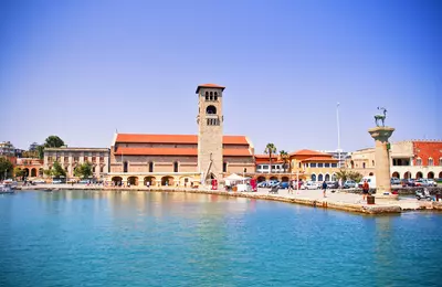Grécko - Rhodos - Hlavné mesto - prístav MandrakiRhodos - panoráma starého mesta