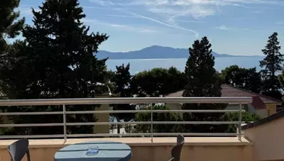 Chorvátsko - Gradac - hotel Neptun - balkón