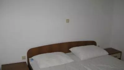 Chorvátsko - ostrov Rab - Lopar - apartmány Toni - spálňa