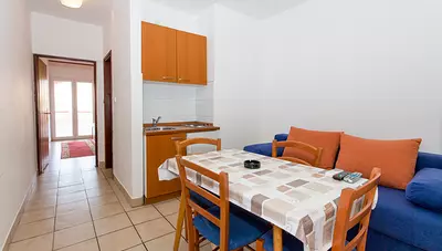 Chorvátsko - ostrov Pag - Pag - apartmány Robert - denná miestnosť Chorvátsko - ostrov Pag - Pag - apartmány Robert - denná miestnosť