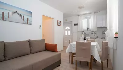 Chorvátsko - Sv.Filip i Jakov - Mobilhomy a apt. Adriatic - apartmán - denná miestnosť