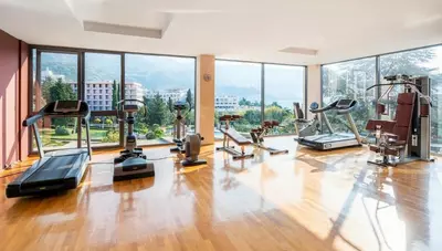 Čierna Hora - Bečiči - hotel Iberostar Waves Bellevue - posilňovňa