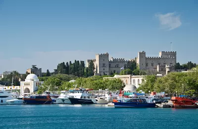 Grécko - Rhodos - Hlavné mesto - pohľad na Palác veľmajstrov