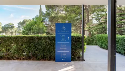 Chorvátsko - Baško Polje - resort Alemaris - areál