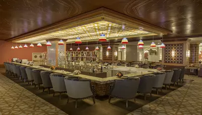 Turecko - Side - Hotel Royal Alhambra Palace - bar