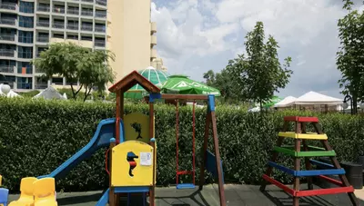 Bulharsko - Slnečné pobrežie - Hotel Palace - detské ihrisko Bulharsko - Slnečné pobrežie - Hotel Palace - detské ihrisko