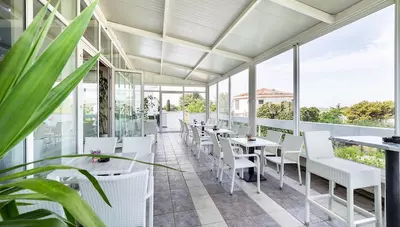 Chorvátsko - Vodice - hotel Punta - aperitiv bar Chorvátsko - Vodice - hotel Punta - aperitiv bar