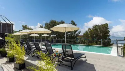 Chorvátsko - Crikvenica - hotel Ad Turres - bazén na terase hotela