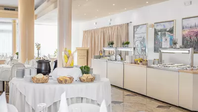 Chorvátsko - Vodice - hotel Punta - reštaurácia Chorvátsko - Vodice - hotel Punta - reštaurácia