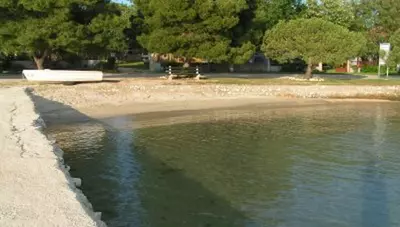 Chorvátsko - Turanj - Apartmán Jena - pláž