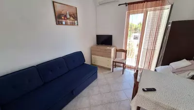 Chorvátsko - Vodice - Srima - apartmány Danu - dvojlôžkový apartmán s dvomi prístelkami - denná miestnosť Chorvátsko - Vodice - Srima - apartmány Danu - dvojlôžkový apartmán s dvomi prístelkami - denná miestnosť