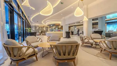 Chorvátsko - Petrčane - hotel Pinija - koktail bar