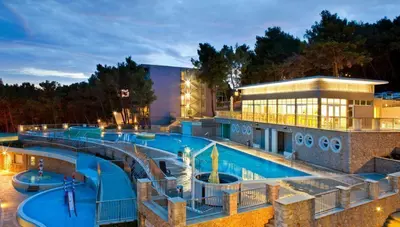 Chorvátsko - ostrov Lišinj - Mali Lošinj - hotel Vespera - exteriér