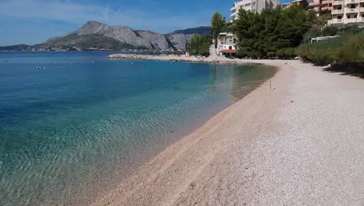 Chorvátsko - Omiš - Nemira - apartmány Mateo Andrea - pláž Chorvátsko - Omiš - Nemira - apartmány Mateo Andrea - pláž