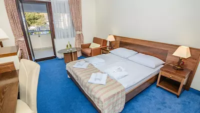 Chorvátsko - ostrov Pag - Pag - hotel Pagus - izba Standard park strana Chorvátsko - ostrov Pag - Pag - hotel Pagus - izba Standard park strana