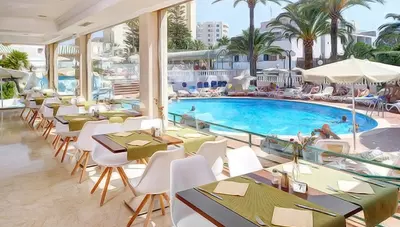Mallorca - Cala Millor - Hotel Morito - reštaurácia a bazén Mallorca - Cala Millor - Hotel Morito - reštaurácia a bazén