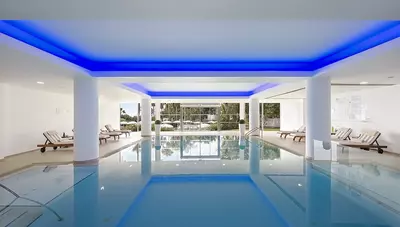 Cyprus - Ayia Napa - Hotel Grecian Sands - vnútorný bazén