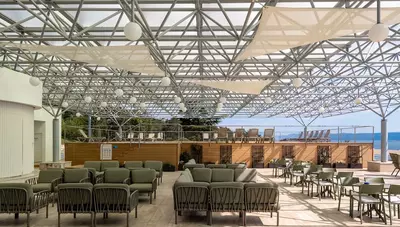 Chorvátsko - Crikvenica - hotel Omorika - terasa s výhľadom na more Chorvátsko - Crikvenica - hotel Omorika - terasa s výhľadom na more