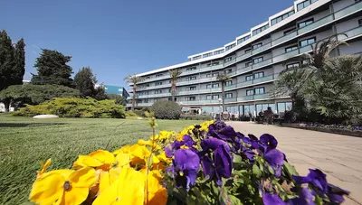 Chorvátsko - Biograd na Moru - hotel Ilirija - pohľad na hotel Chorvátsko - Biograd na Moru - hotel Ilirija - pohľad na hotel