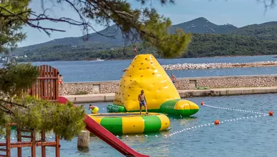 Chorvátsko - ostrov Ugljan - Kukljica - Holiday Park Zelena Punta - vodné atrakcie Chorvátsko - ostrov Ugljan - Kukljica - Holiday Park Zelena Punta - vodné atrakcie