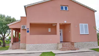 Chorvátsko - Nin - Dom Trstika - dom zvonka