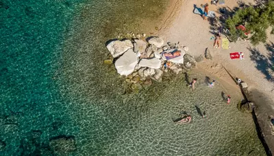 Chorvátsko - Vodice - Srima - apartmány Adria - pláž Chorvátsko - Vodice - Srima - apartmány Adria - pláž