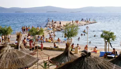 Chorvátsko - Sv.Filip i Jakov - Mobilhomy a apt. Adriatic - pláž
