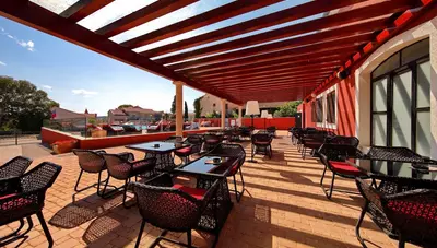 Chorvátsko - Sv.Filip i Jakov - Hotel Villa Donat - terasa Chorvátsko - Sv.Filip i Jakov - Hotel Villa Donat - terasa