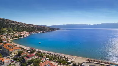 Chorvátsko - ostrov Krk - Baška - Atrium Baška Residence - pláž