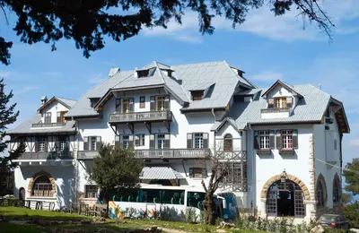 Grécko - Rhodos - talianska budova v pohorí Profitis Ilias