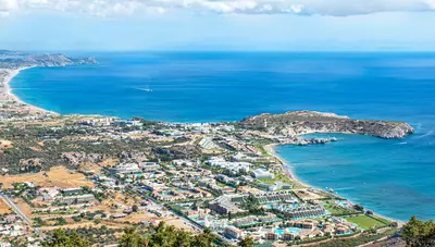 Rhodos - letecký záber na letovisko Kolymbia
