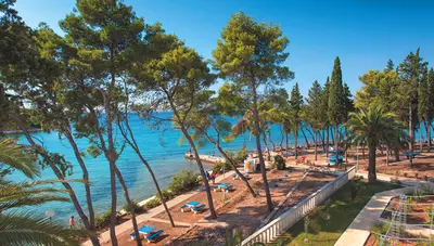 Chorvátsko - Ostrov Brač - Hotelový komplex Velaris - pláž Chorvátsko - Ostrov Brač - Hotelový komplex Velaris - pláž