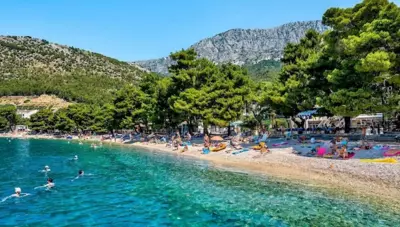 Chorvátsko - Gradac - hotel Nano - pláž Chorvátsko - Gradac - hotel Nano - pláž